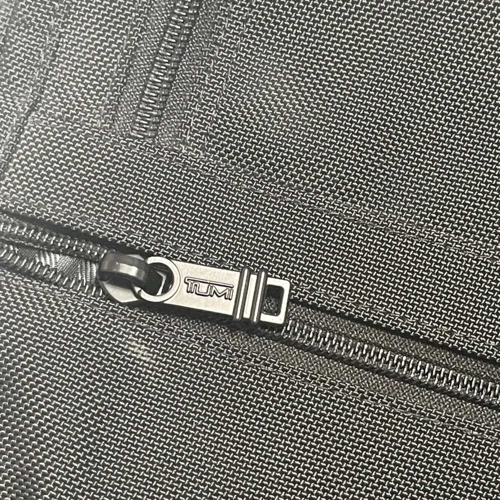 TUMI 236D3 Black Ballistic Nylon Tri-Fold Garment Bag Travel Suit Carrier